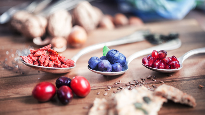 Nordiska livsmedel som blåbär, lingon, tranbär och nässlor går också under benämningen supermat. Foto: Shutterstock